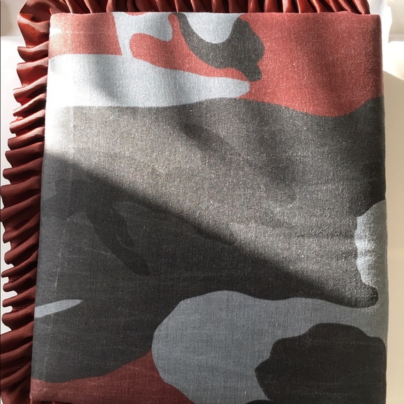 Black & Burgundy  Fabric Covered Photo Album - Picture 3 of 3